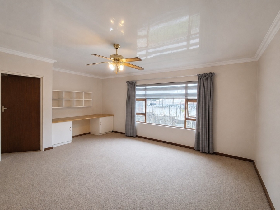 4 Bedroom Property for Sale in Nahoon Valley Park Eastern Cape
